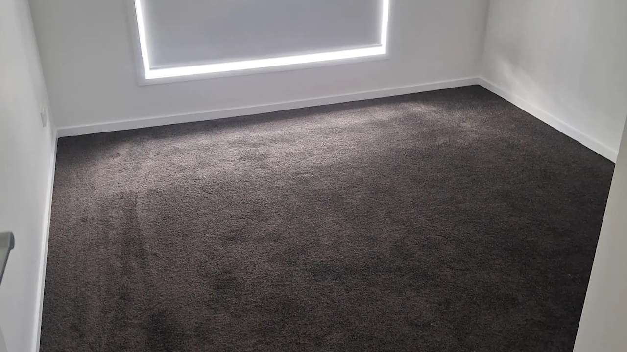 Unfurnished room with own bathroom