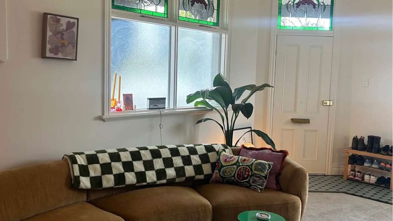 Room in a share house