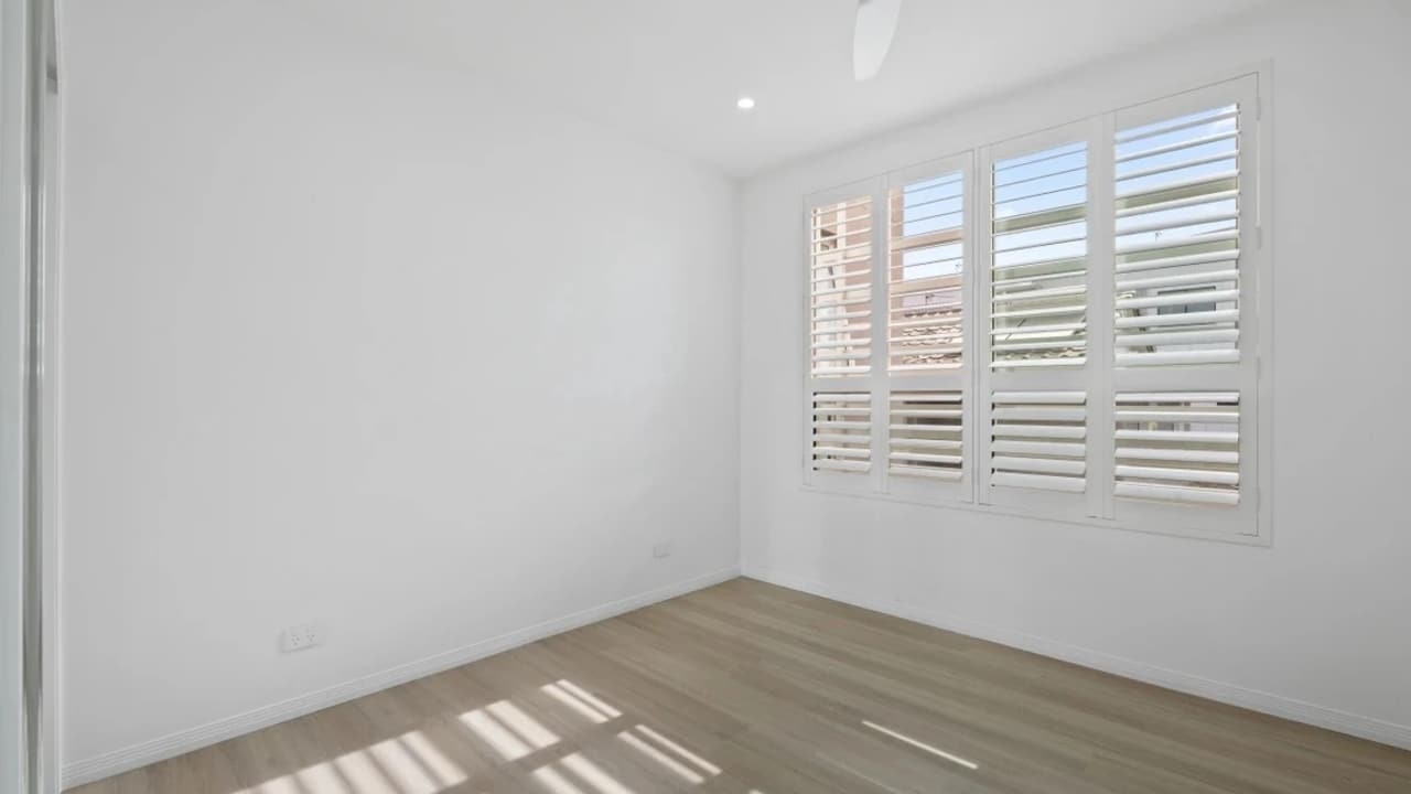 Unfurnished room with own bathroom
