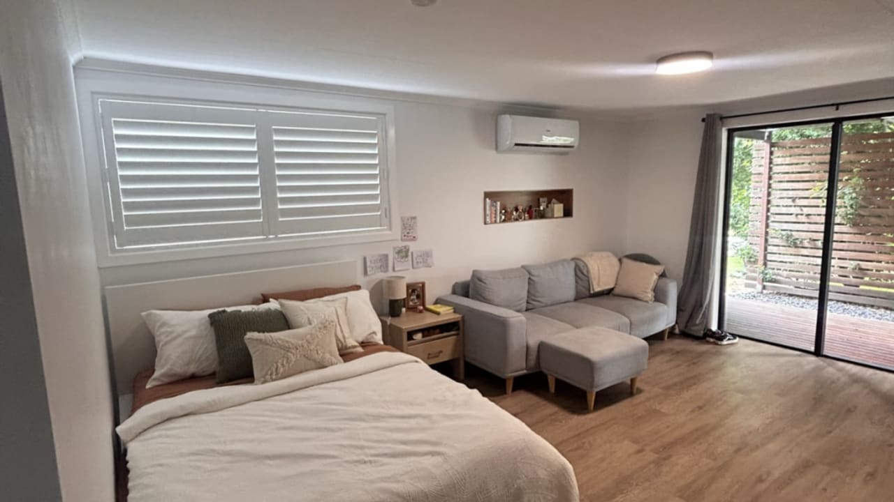 Unfurnished room with own bathroom