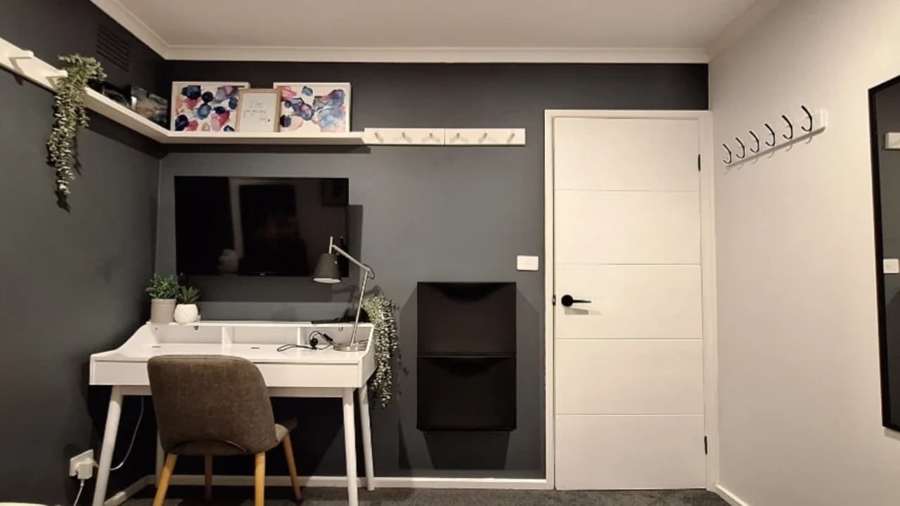 Furnished room in a share house