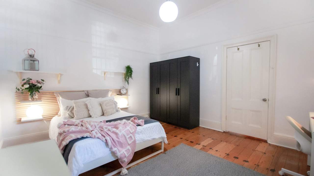 Furnished room in a share house