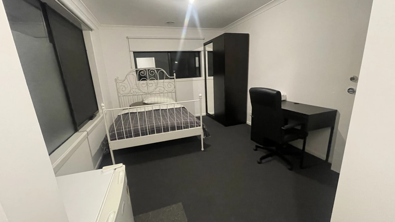 Room in a share house