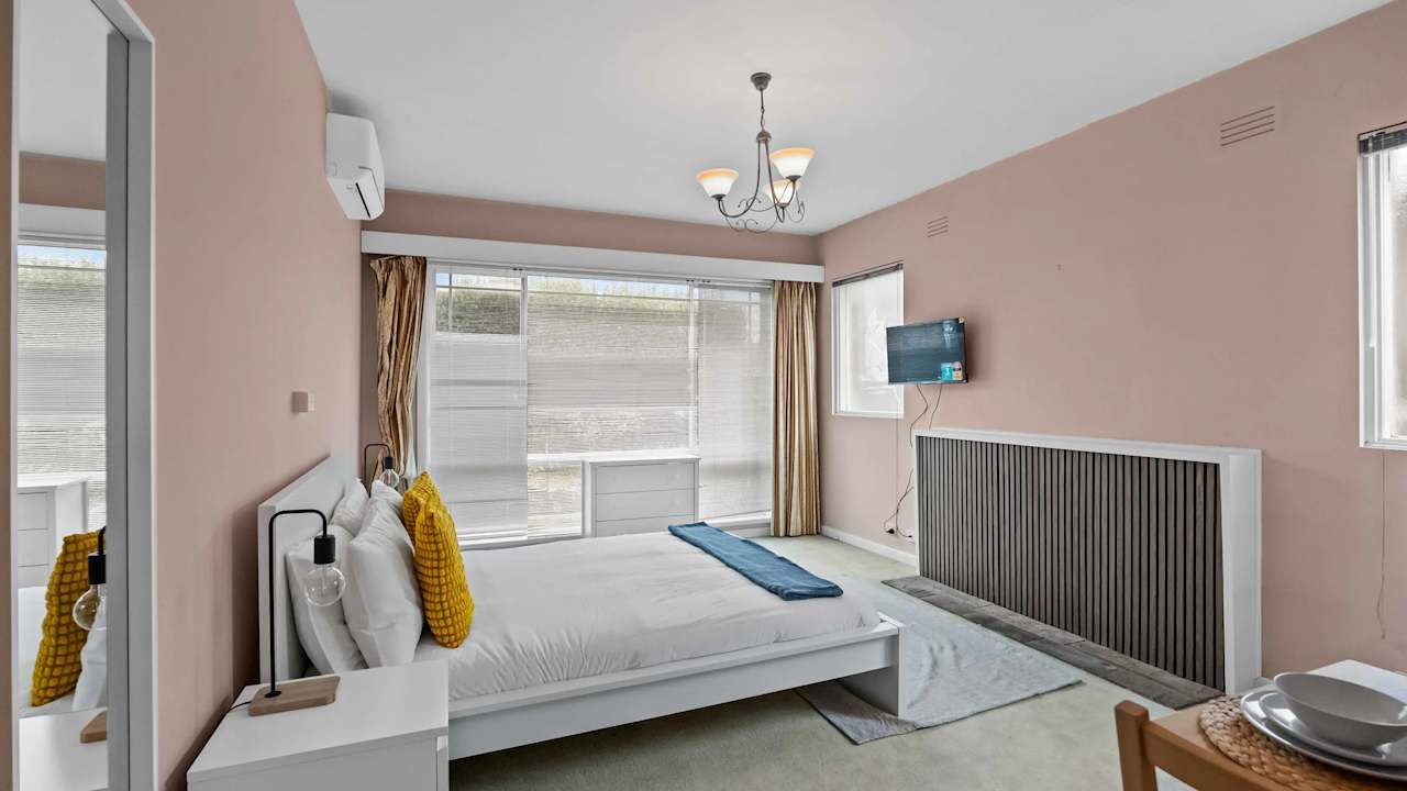 Furnished room with ensuite in a share house