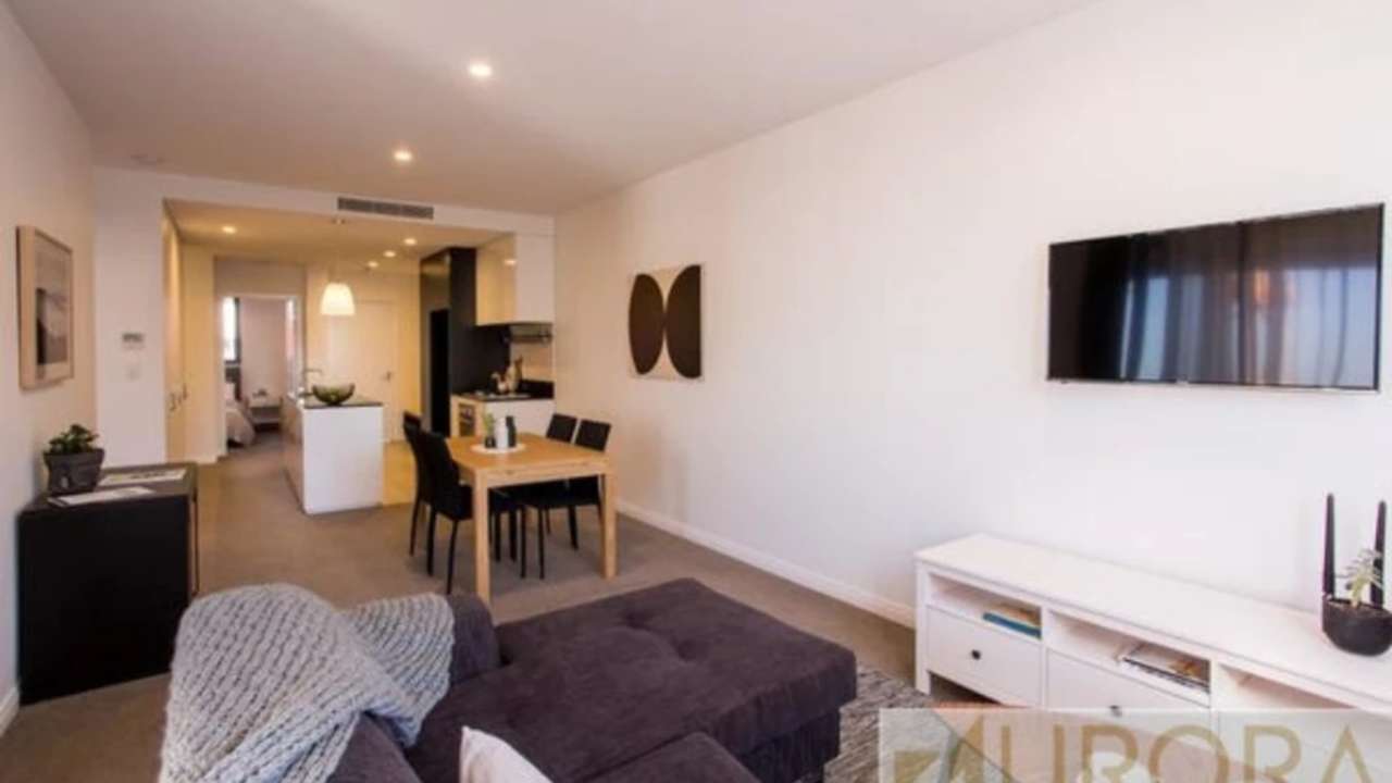 Unfurnished room with own bathroom