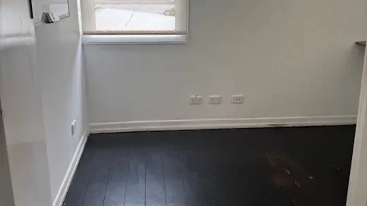 Room in a share house