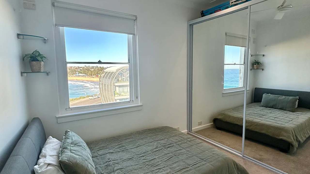 Furnished room in a flatshare