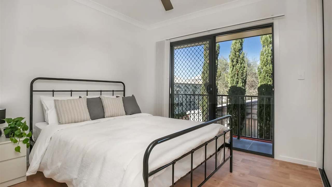 Furnished room studio flat for rent