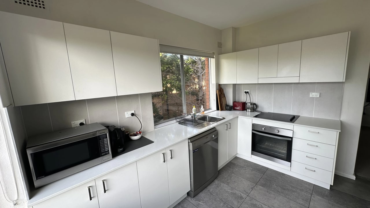 Furnished room in a flatshare