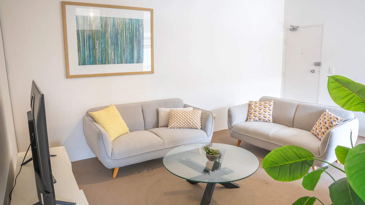 Whole property with 2 rooms for rent