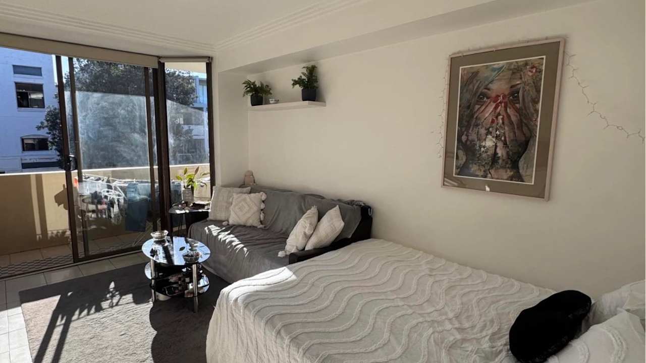 Furnished room studio flat for rent