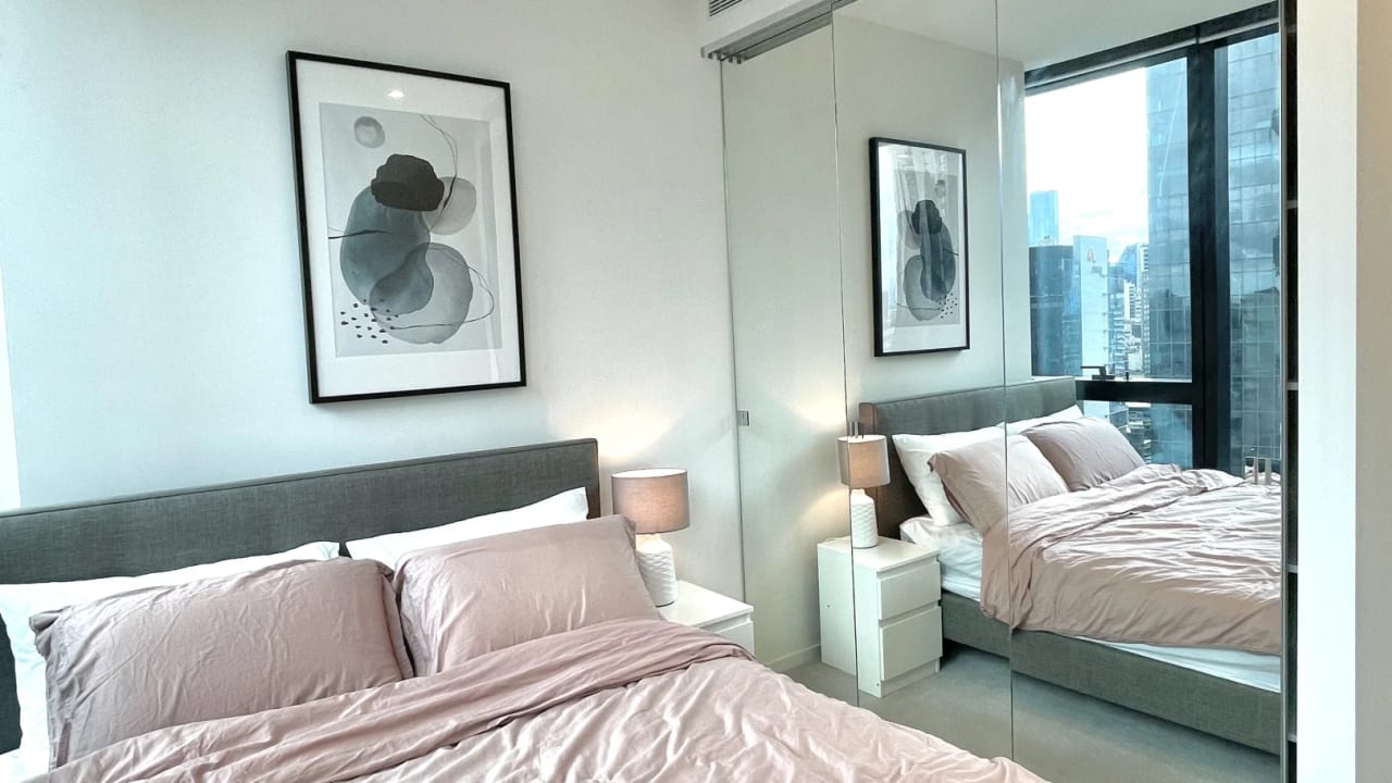 Furnished room with ensuite in a flatshare