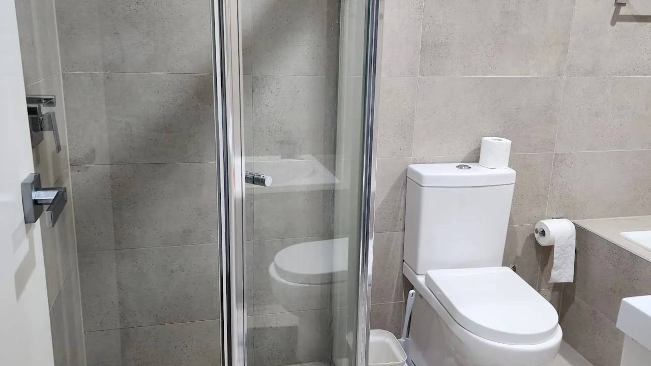 Furnished room with own bathroom