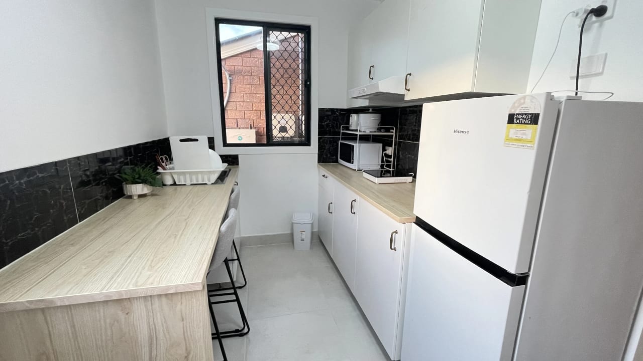 Furnished room with ensuite in a flatshare