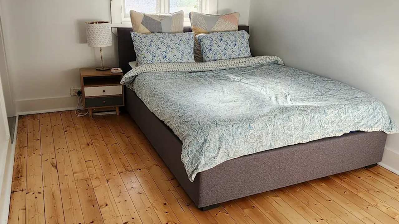 Furnished room with own bathroom