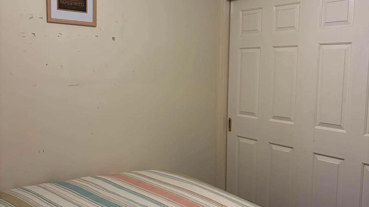 Unfurnished room in a share house