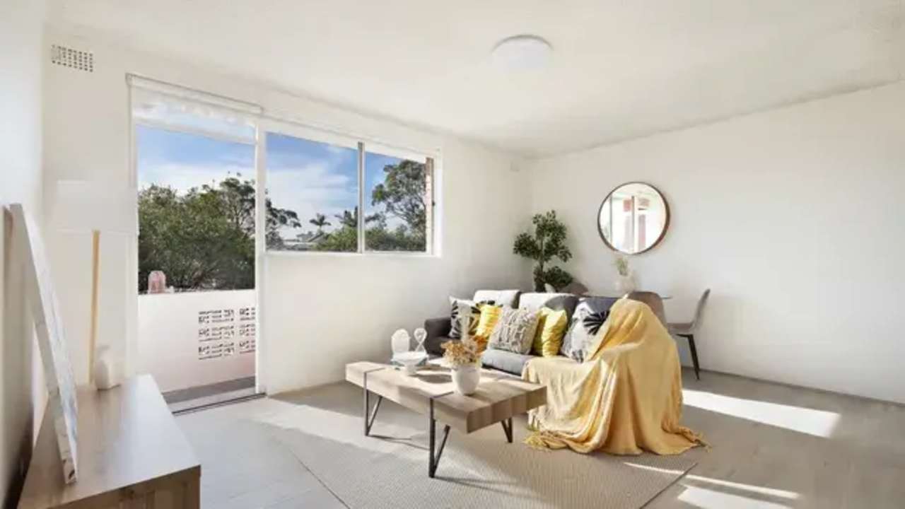 Unfurnished room in a flatshare