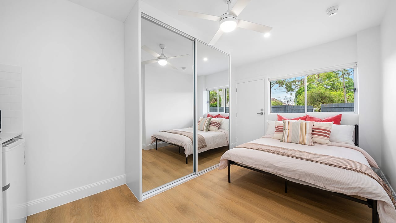 Room studio flat for rent