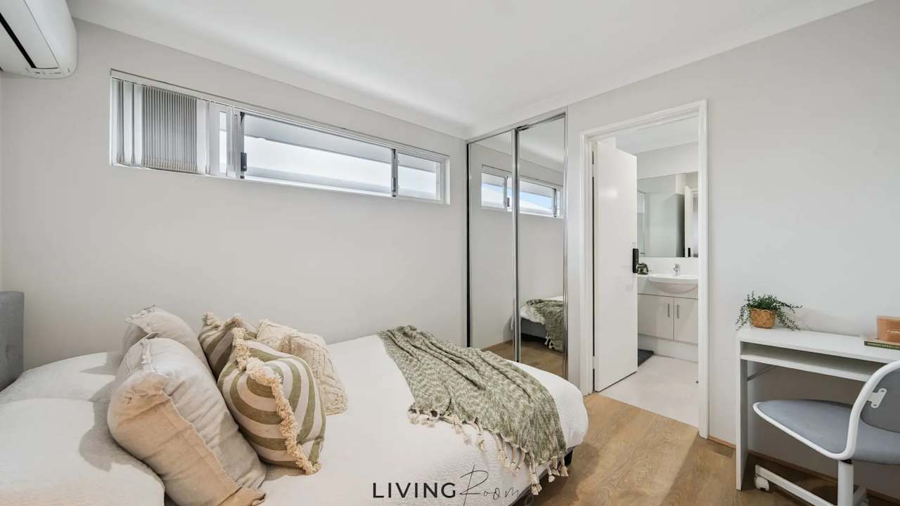 Furnished room in a share house