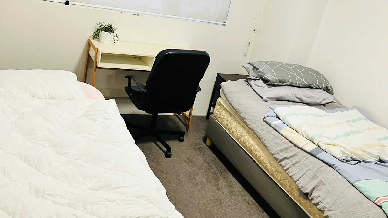 Furnished room in a flatshare
