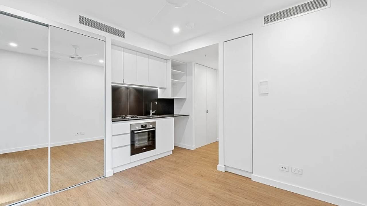 Room studio flat for rent