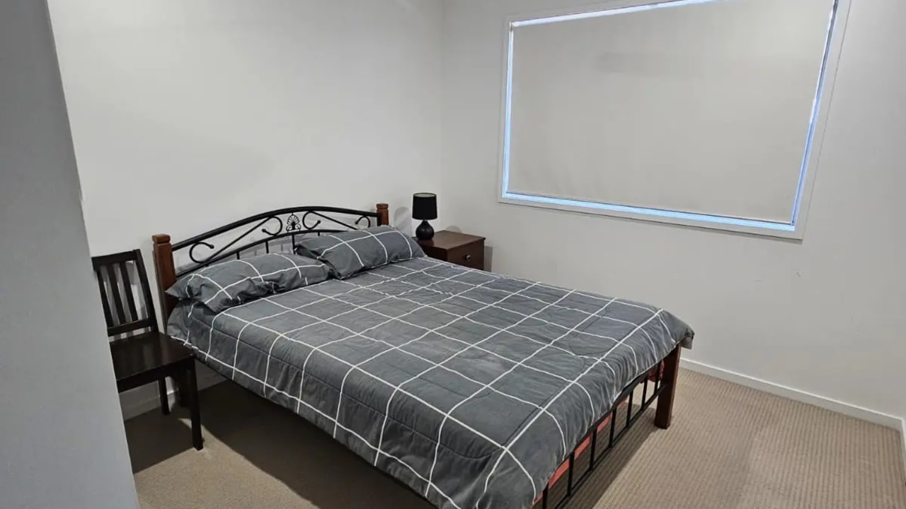 Room in a share house