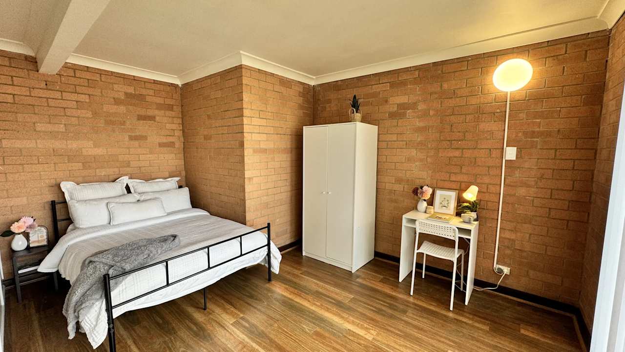 Furnished room in a share house