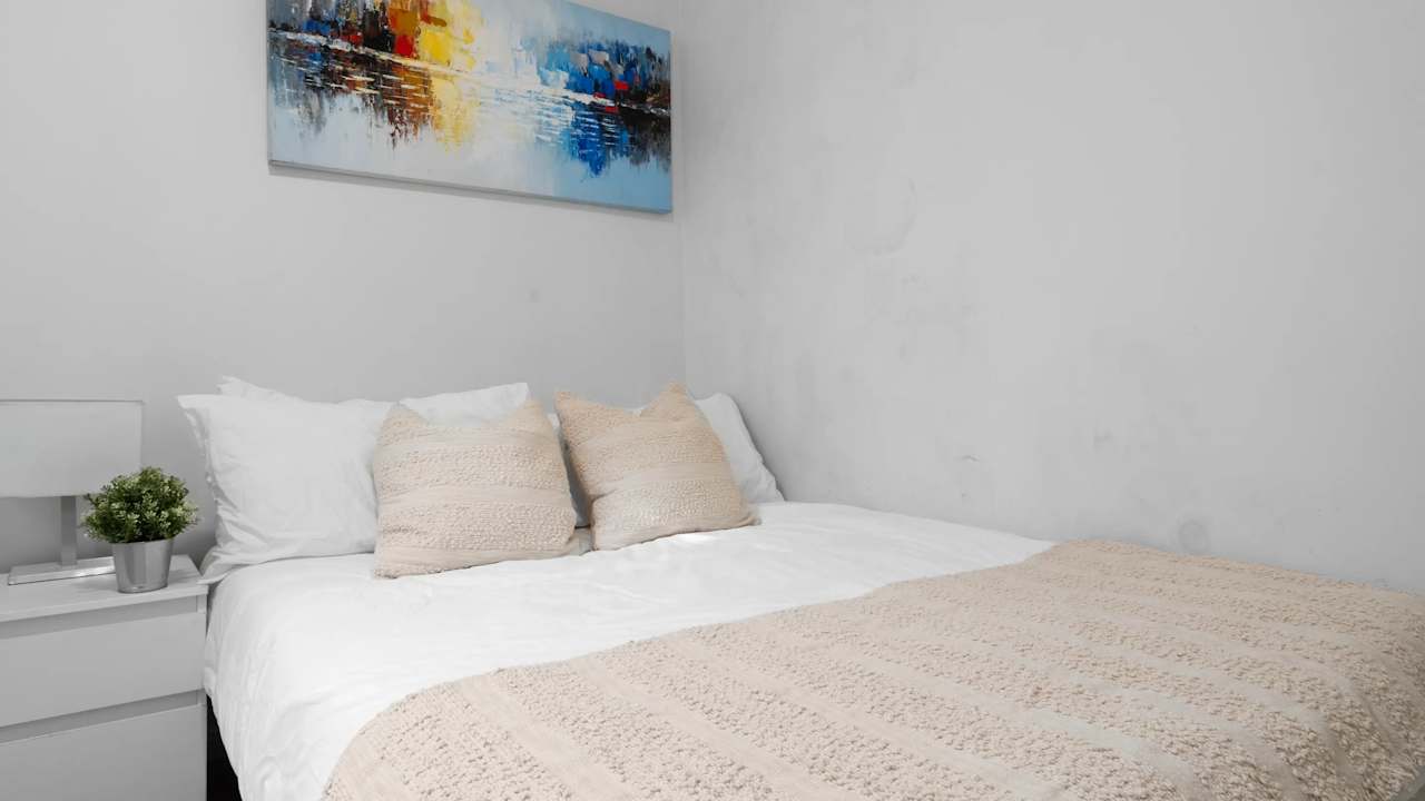 Furnished room in a share house