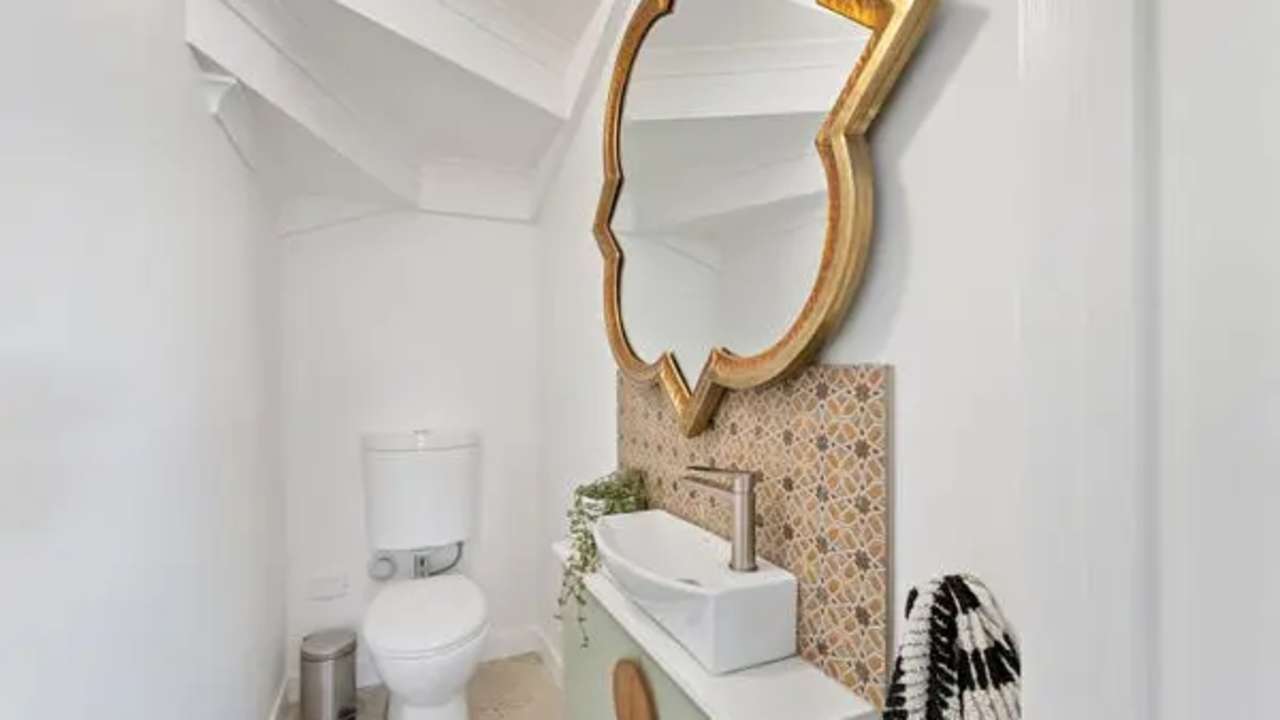 Room with ensuite in a share house