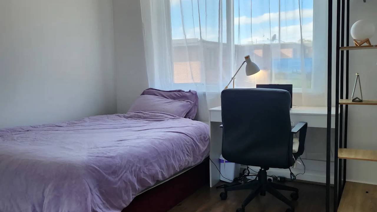 Furnished room in a flatshare