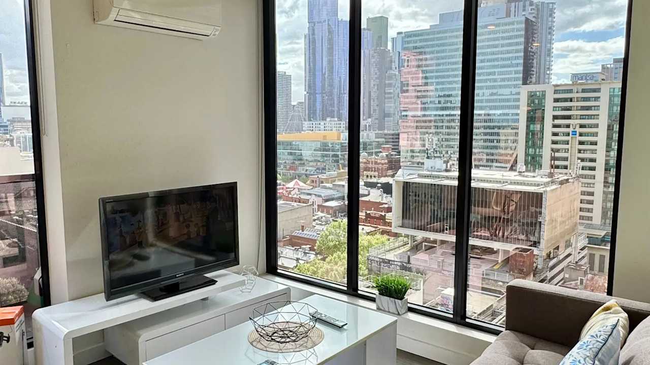 Furnished room in a share house