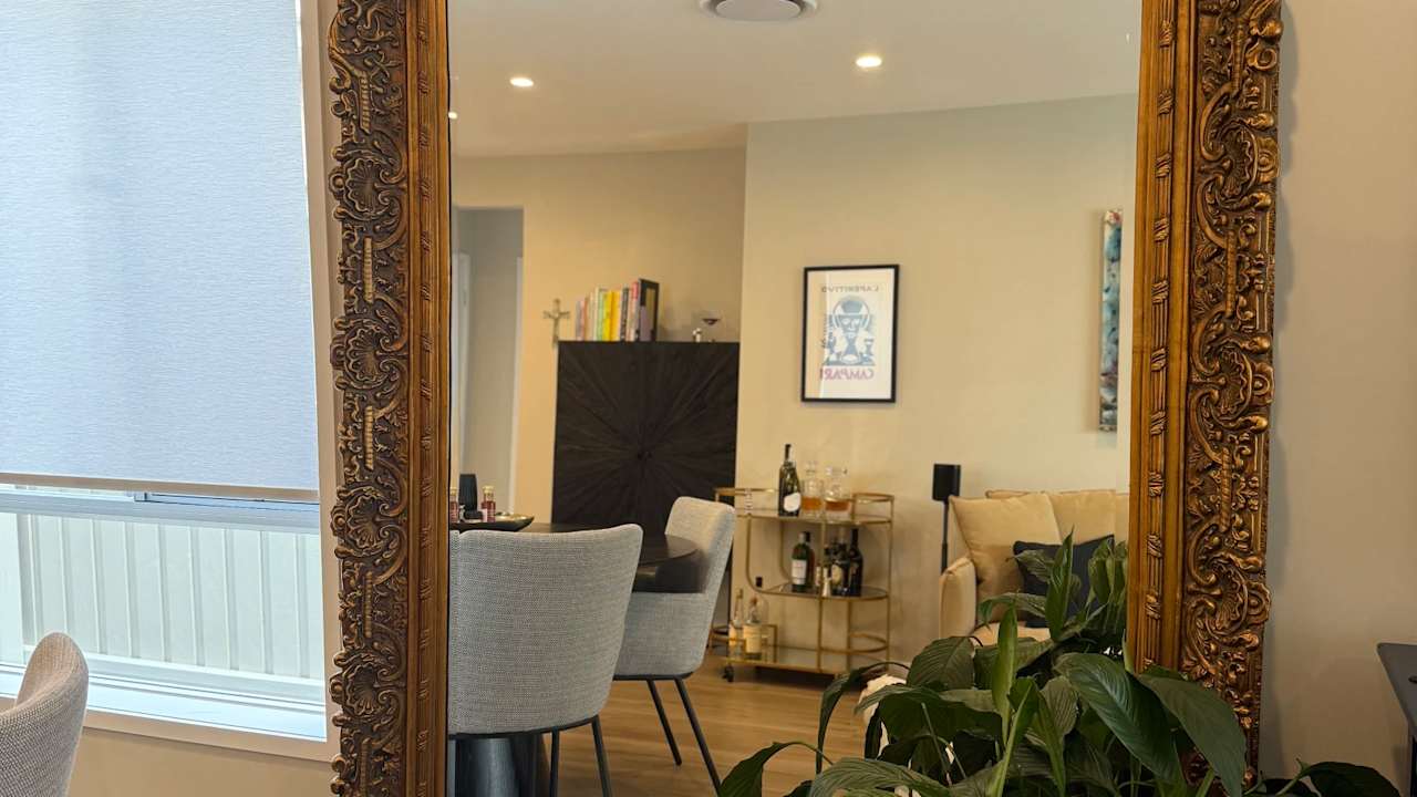 Room in a share house
