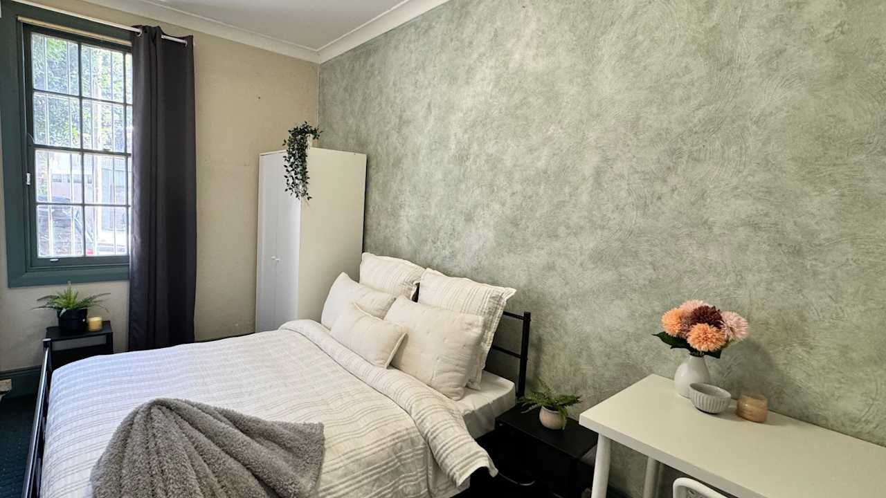 Furnished room in a flatshare