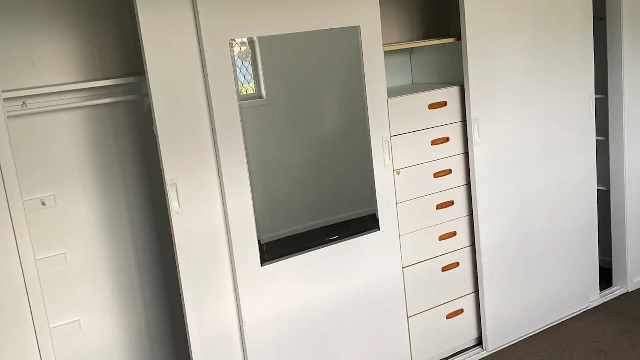 Room in a share house