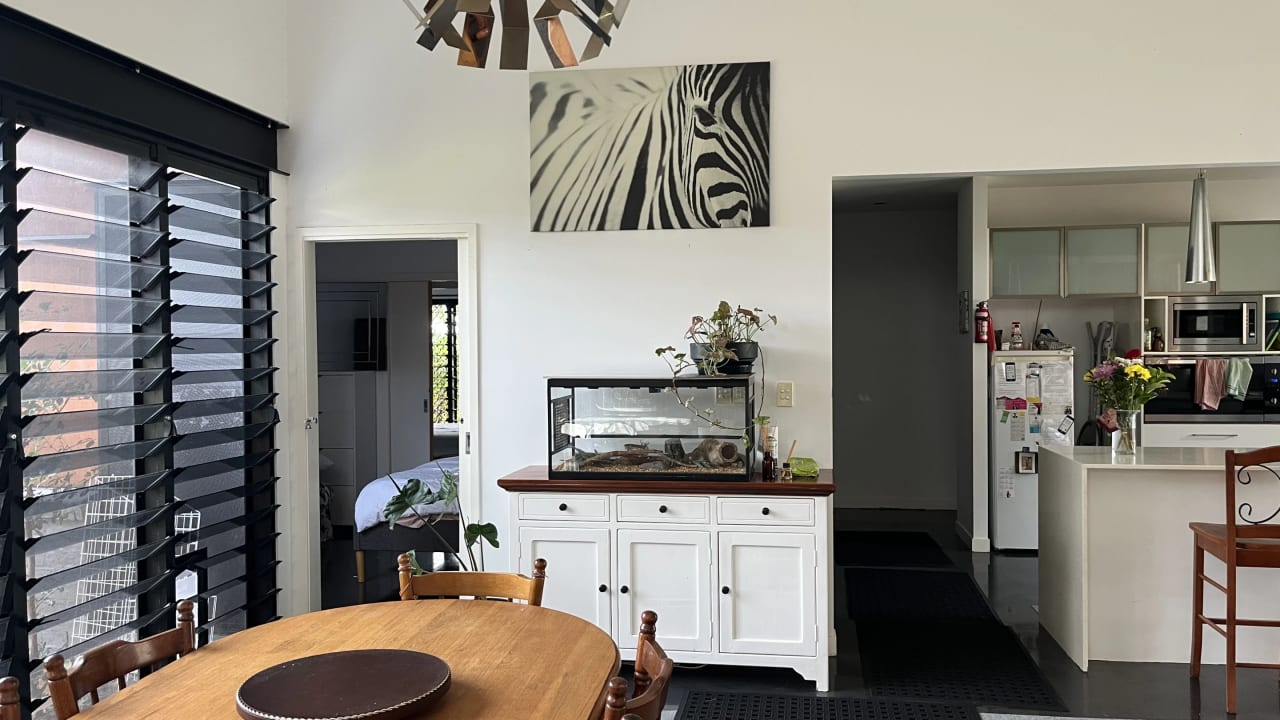 Room in a share house