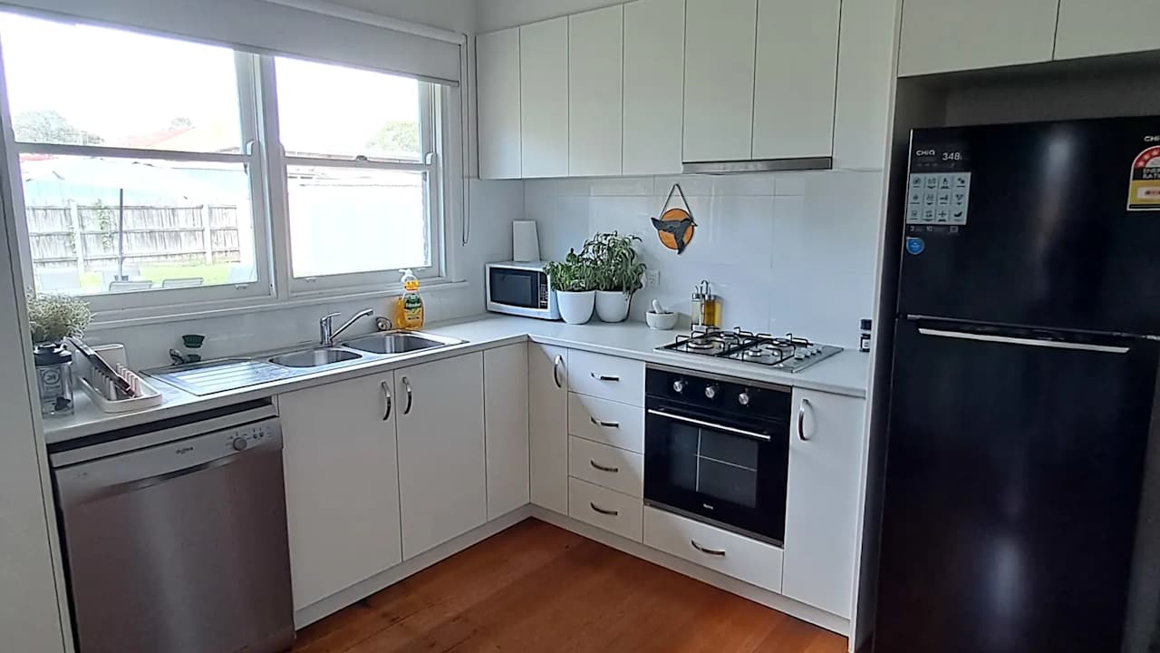 Room in a share house