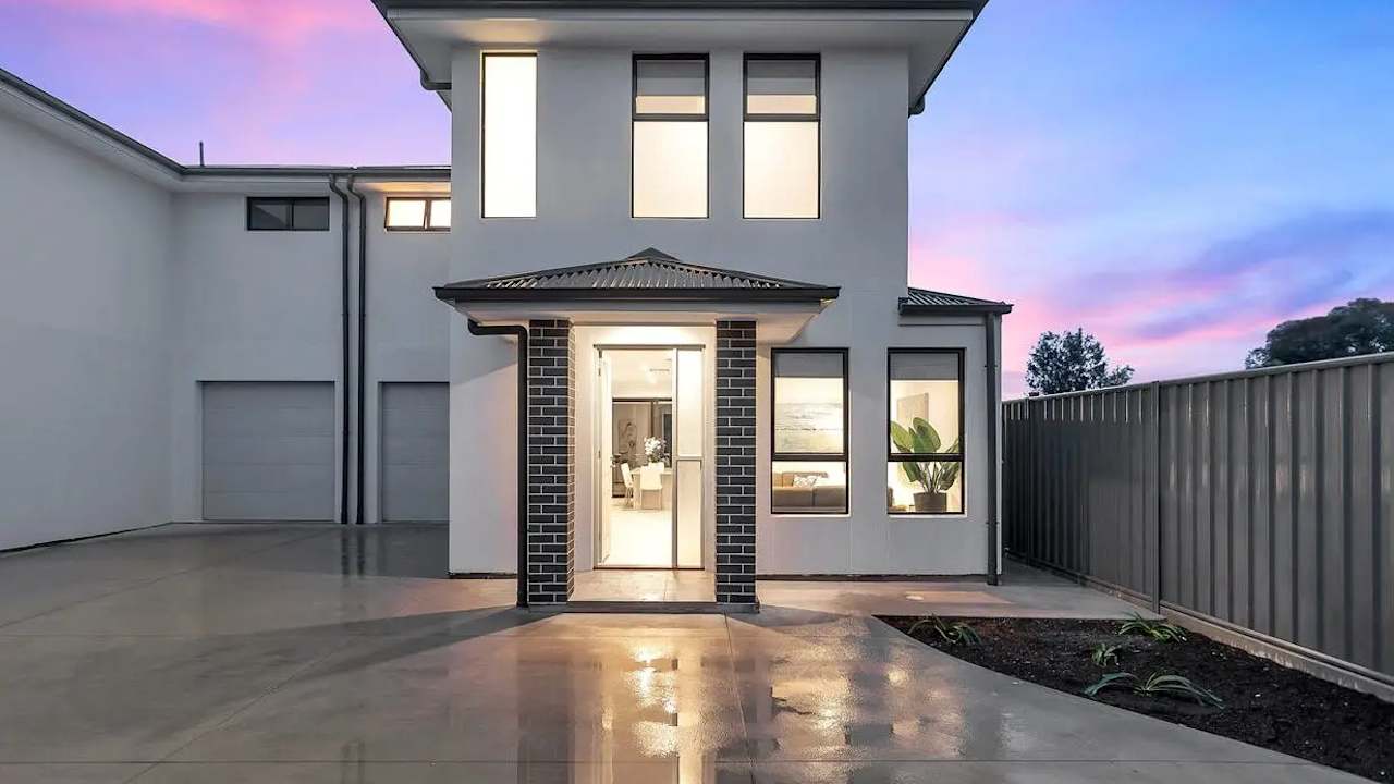 Furnished room with ensuite in a share house