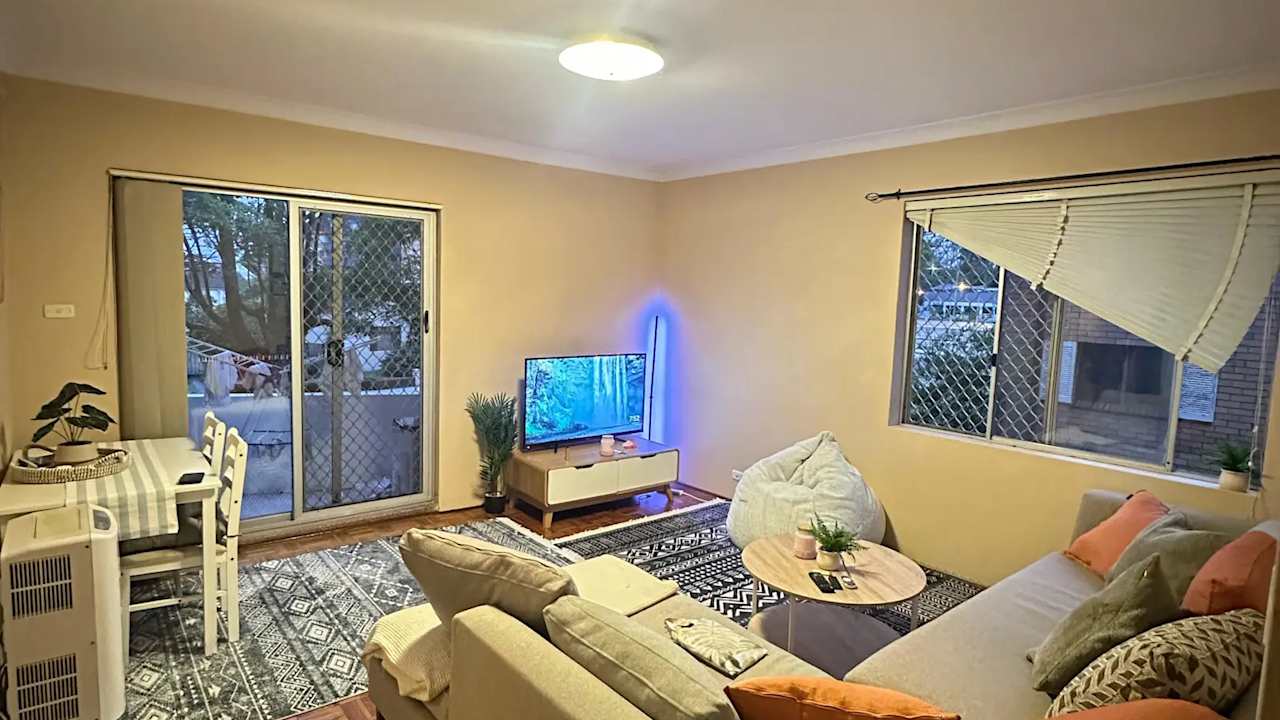 Furnished room with ensuite in a flatshare