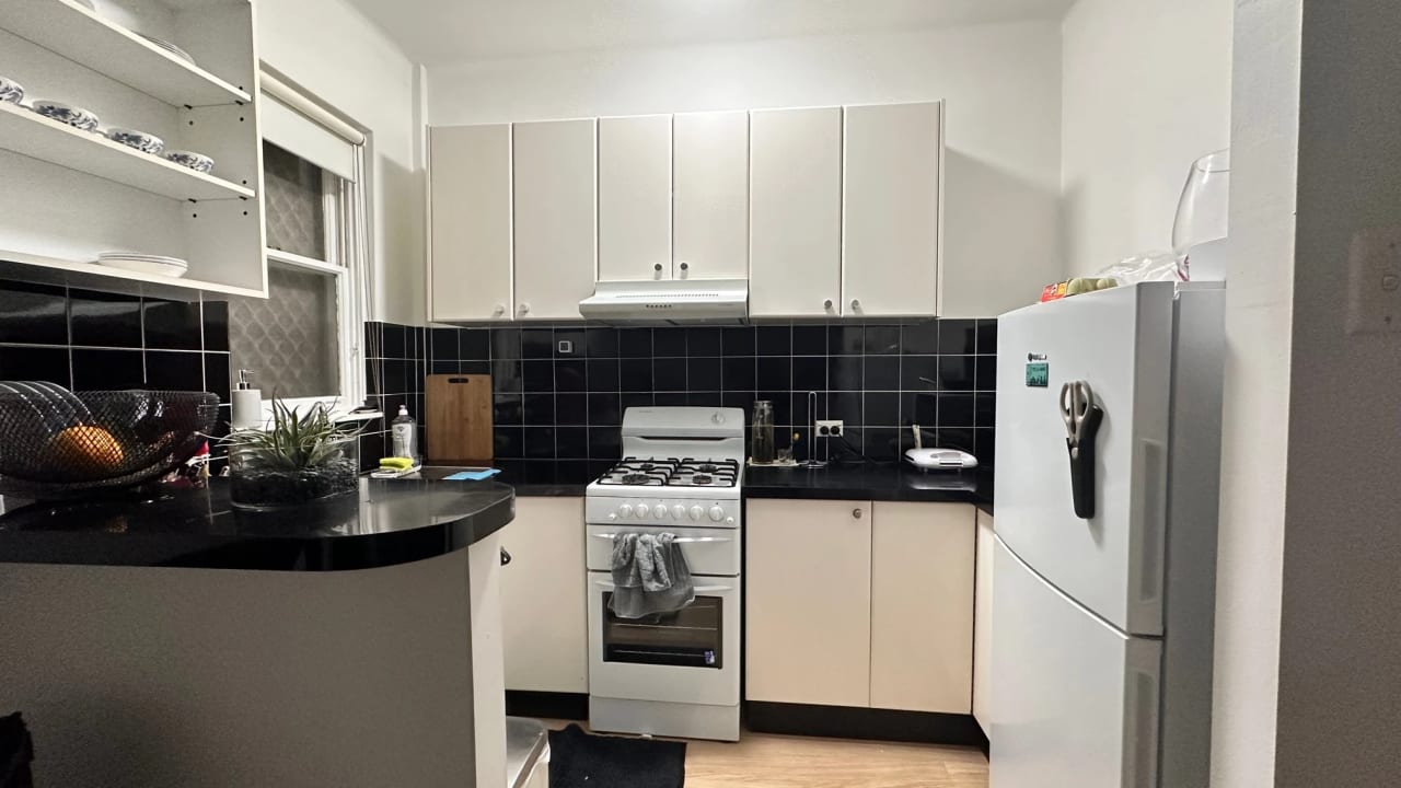 Furnished room in a flatshare