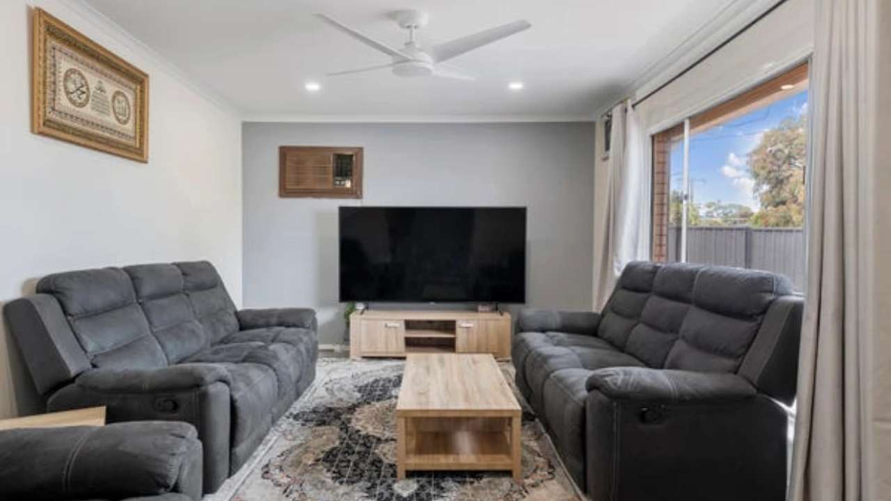 Whole property with 3 rooms for rent