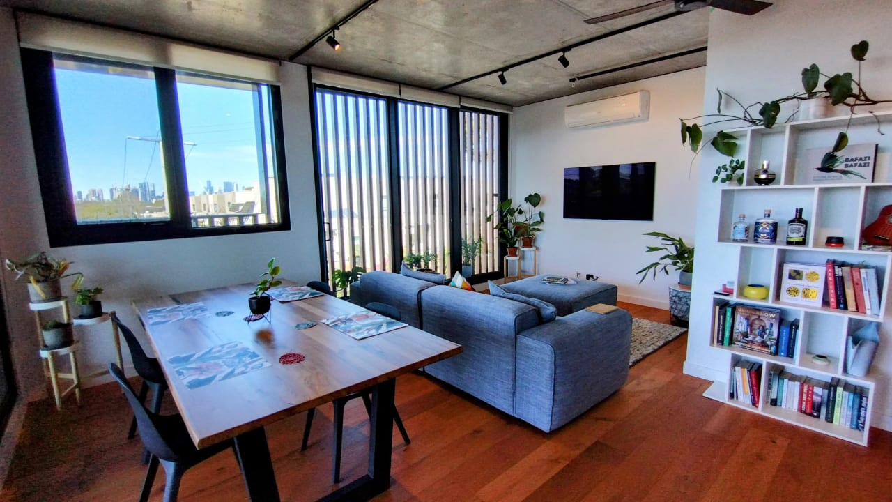 Furnished room with own bathroom