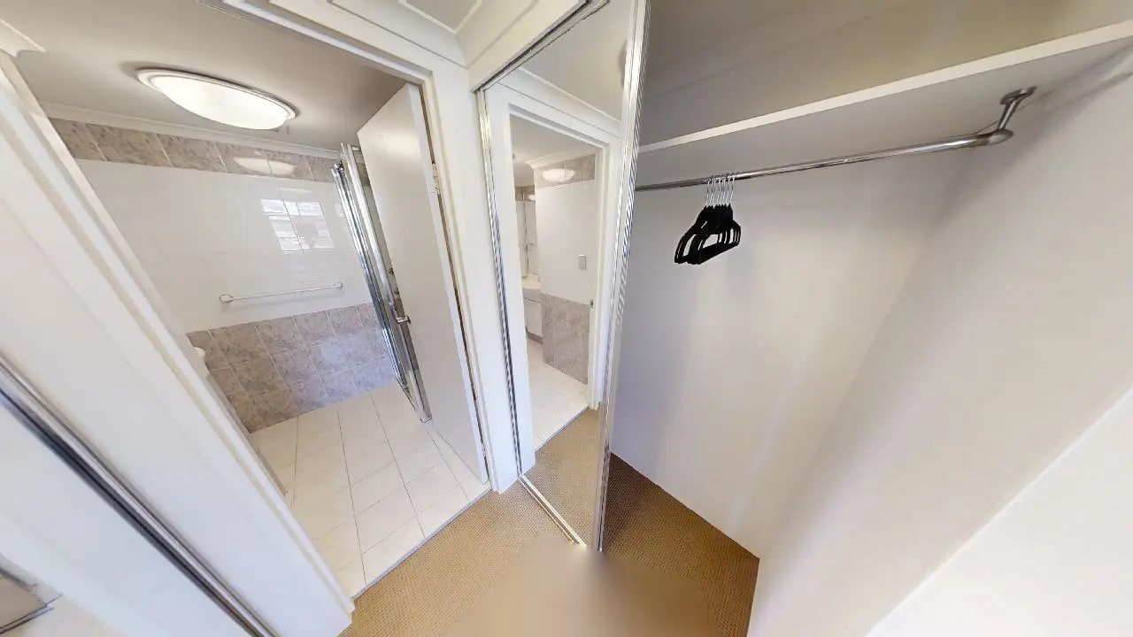 Furnished room in a flatshare