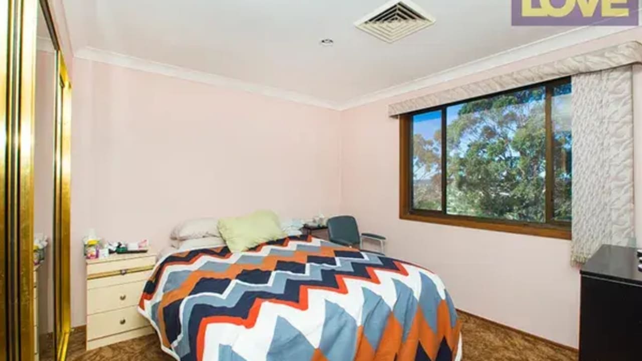 Room in a share house