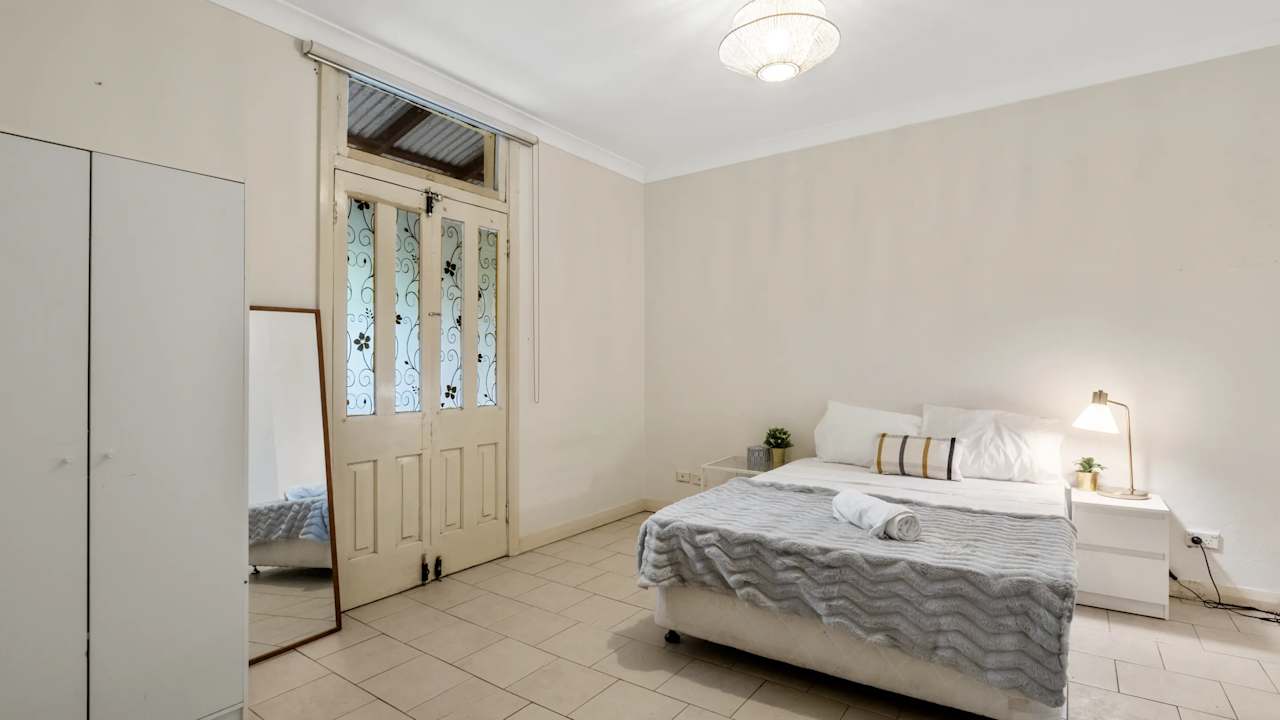 Furnished room in a share house