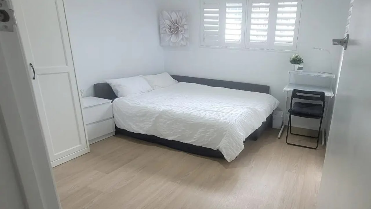 Furnished room in a share house