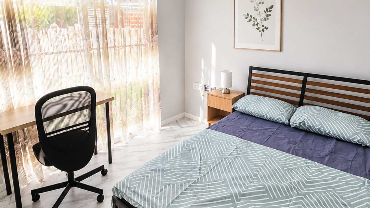 Furnished room in a share house