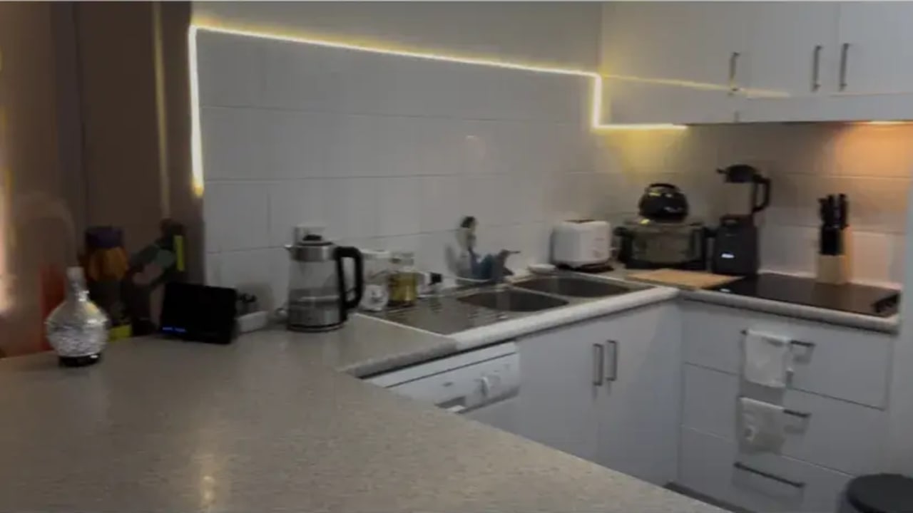 Whole property with 2 rooms for rent
