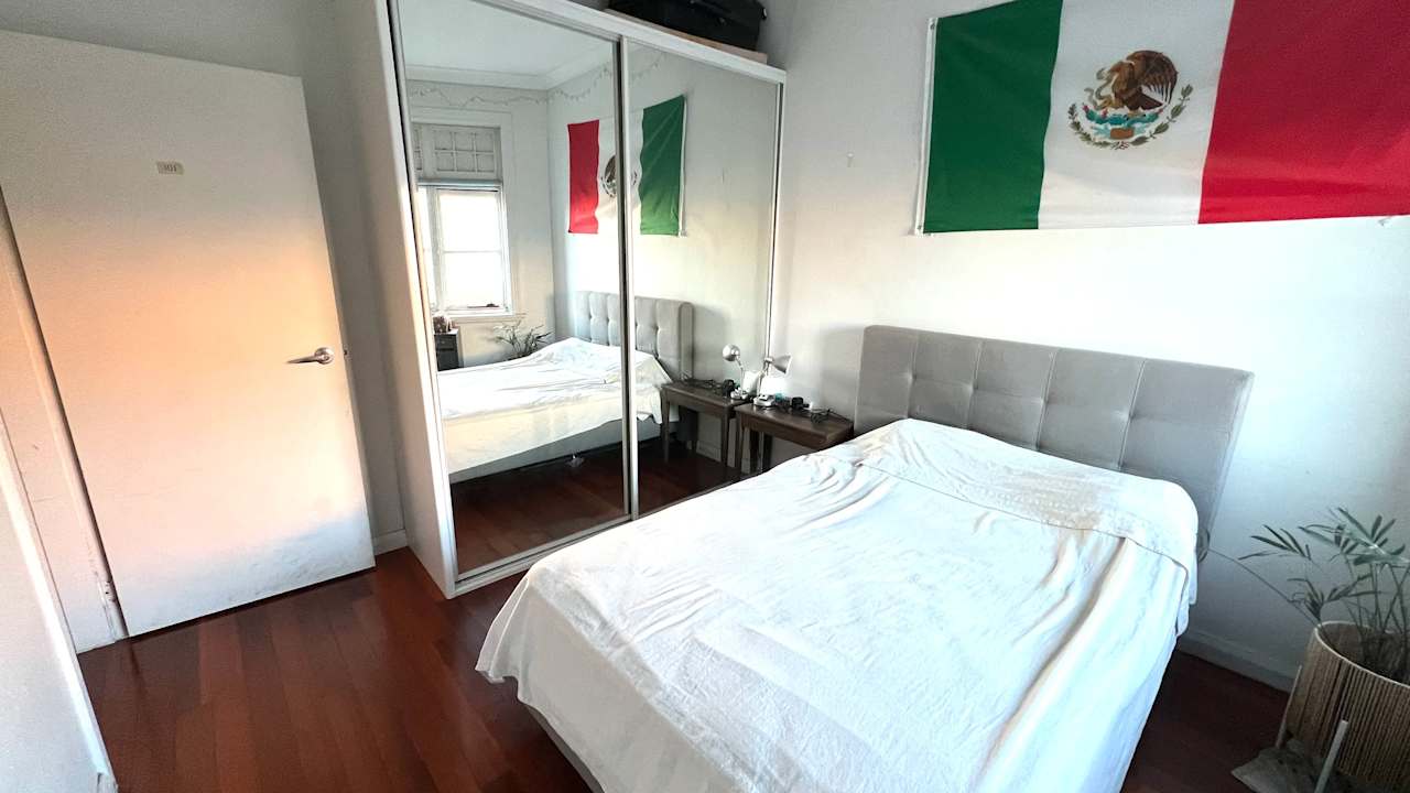 Furnished room in a flatshare