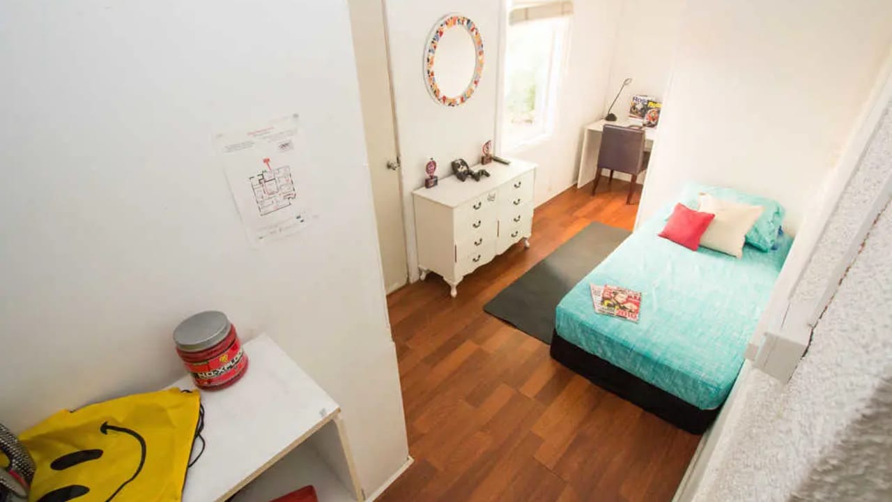 Furnished room in a share house