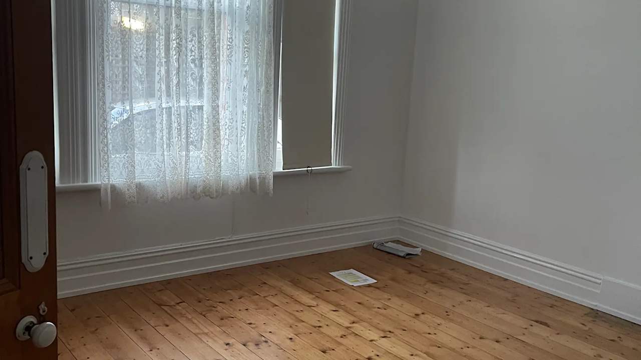 Room in a share house